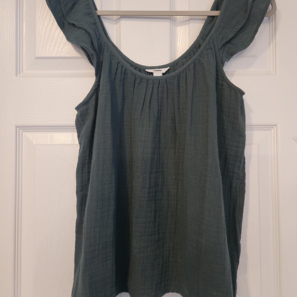 Sleeveless top